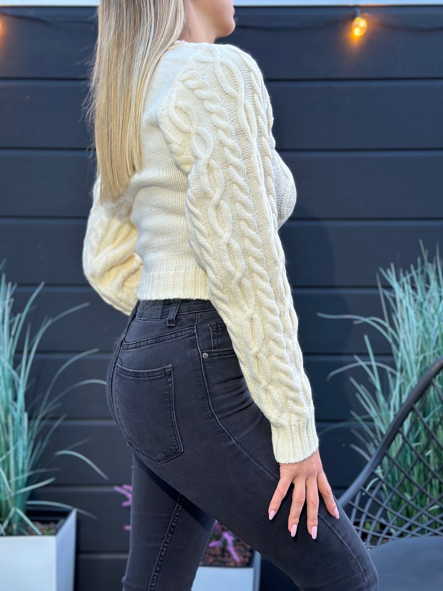 Effortless Glam: Strickpullover in Cremé