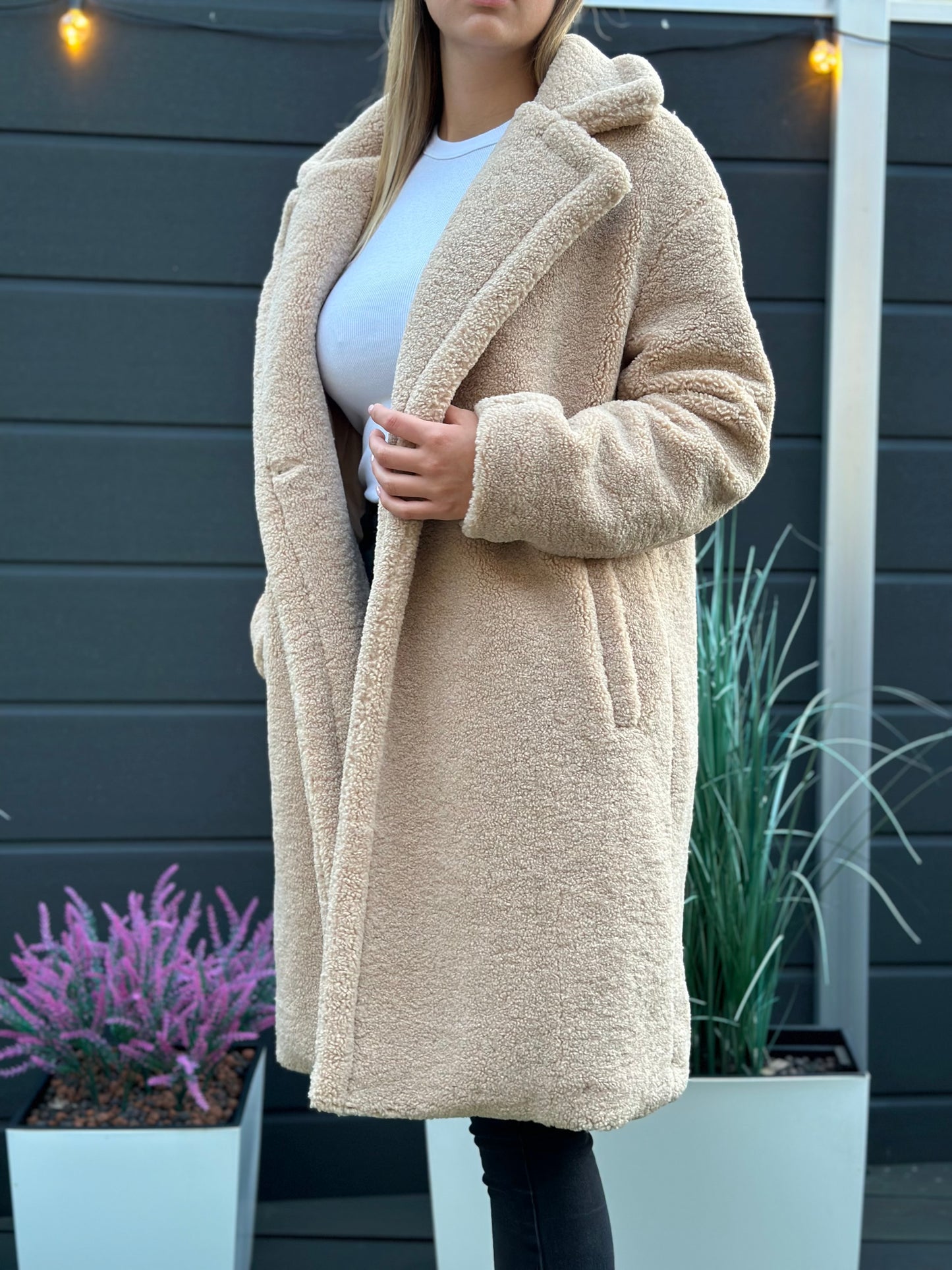 Cold Luxe: Teddy-Mantel Beige